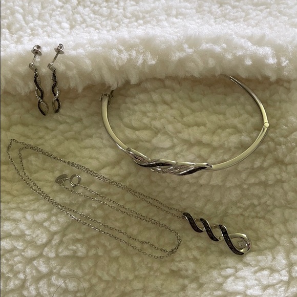 Jewelry Set - Picture 2 of 8